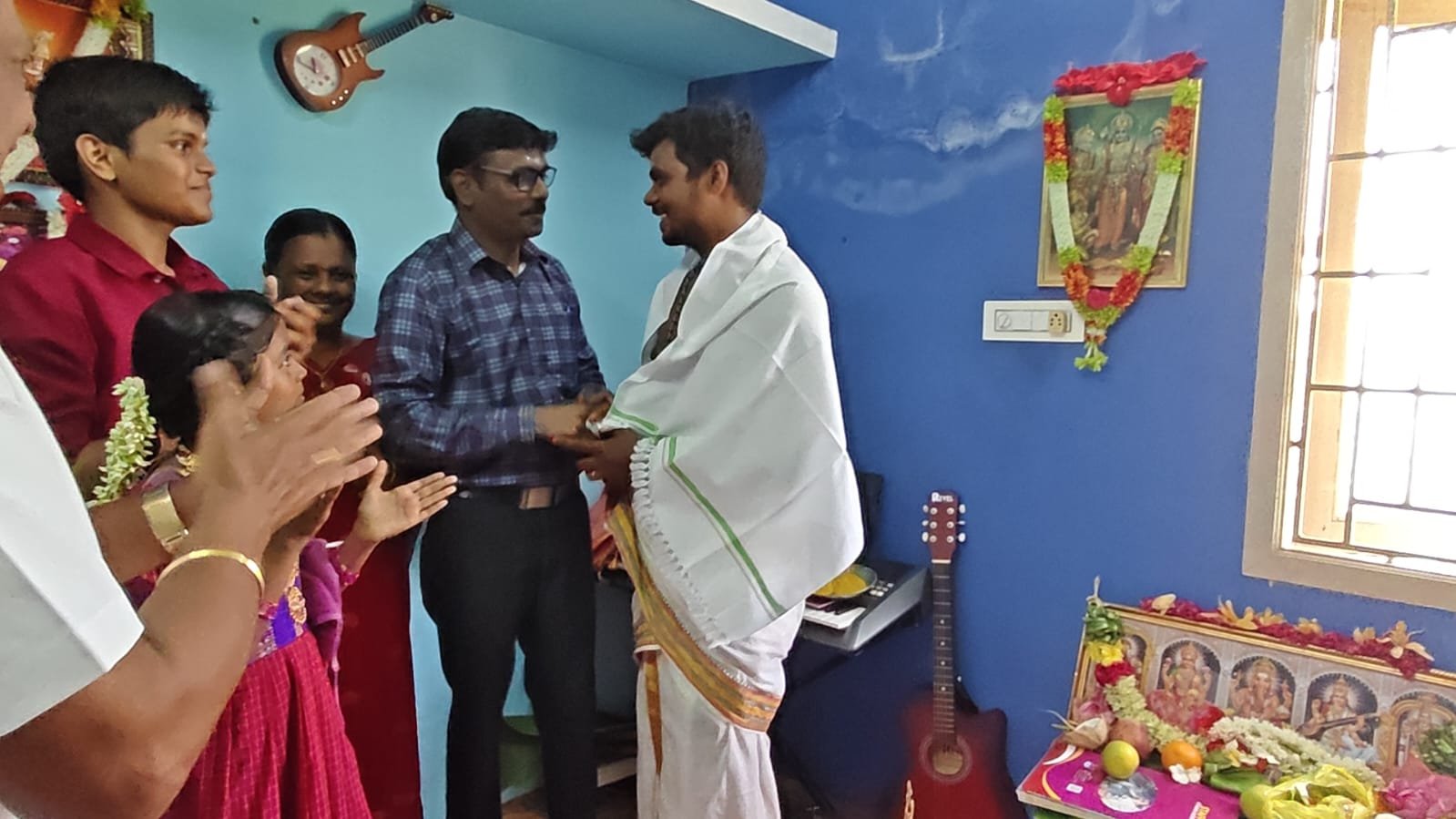 Honouring a guest at the Attur opening